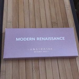 Modern Renaissance palette 💋